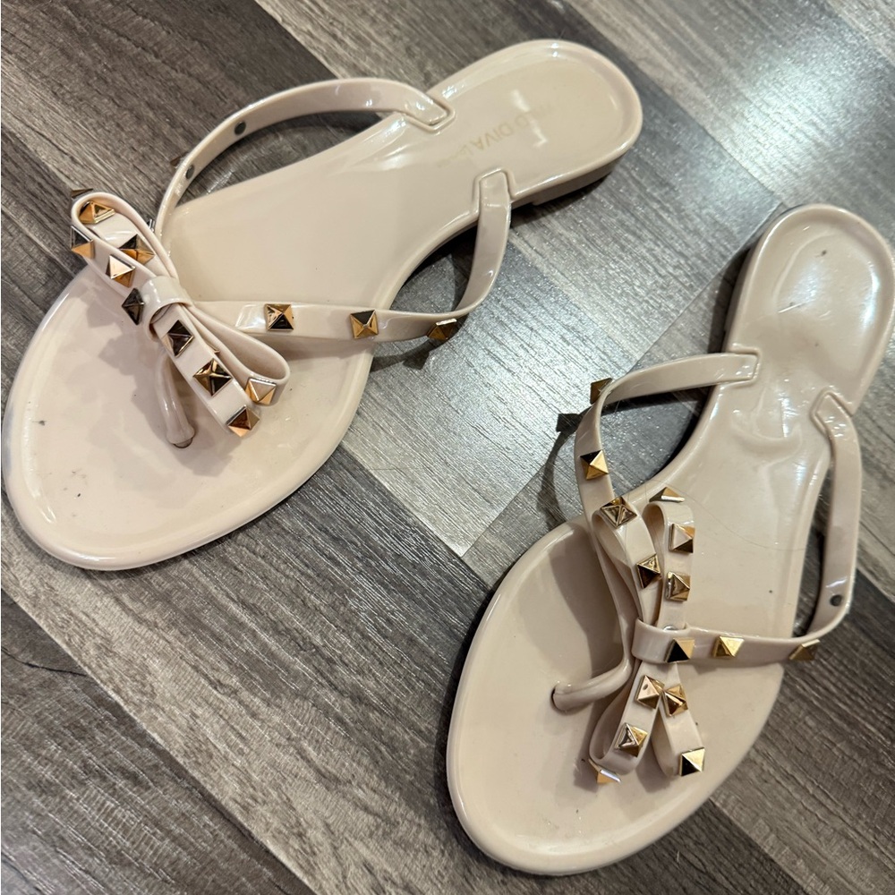 Wild Diva Cream Sandals with Bow and Gold Studs